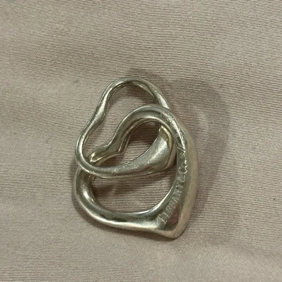 Vintage Tiffany & Co sterling silver double heart pendant by Elsa Peretti - Picture 5 of 10
